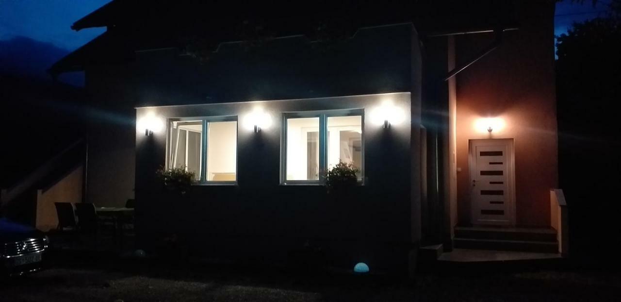 شقة Apartman Vidovic كورينيتسا المظهر الخارجي الصورة